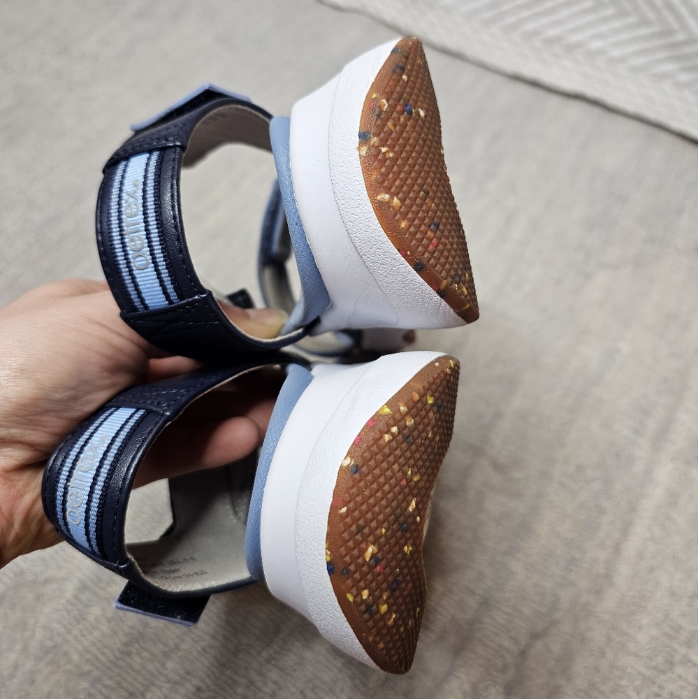 Aetrex Blue and Navy Sport Sandals - Picture 13 of 16